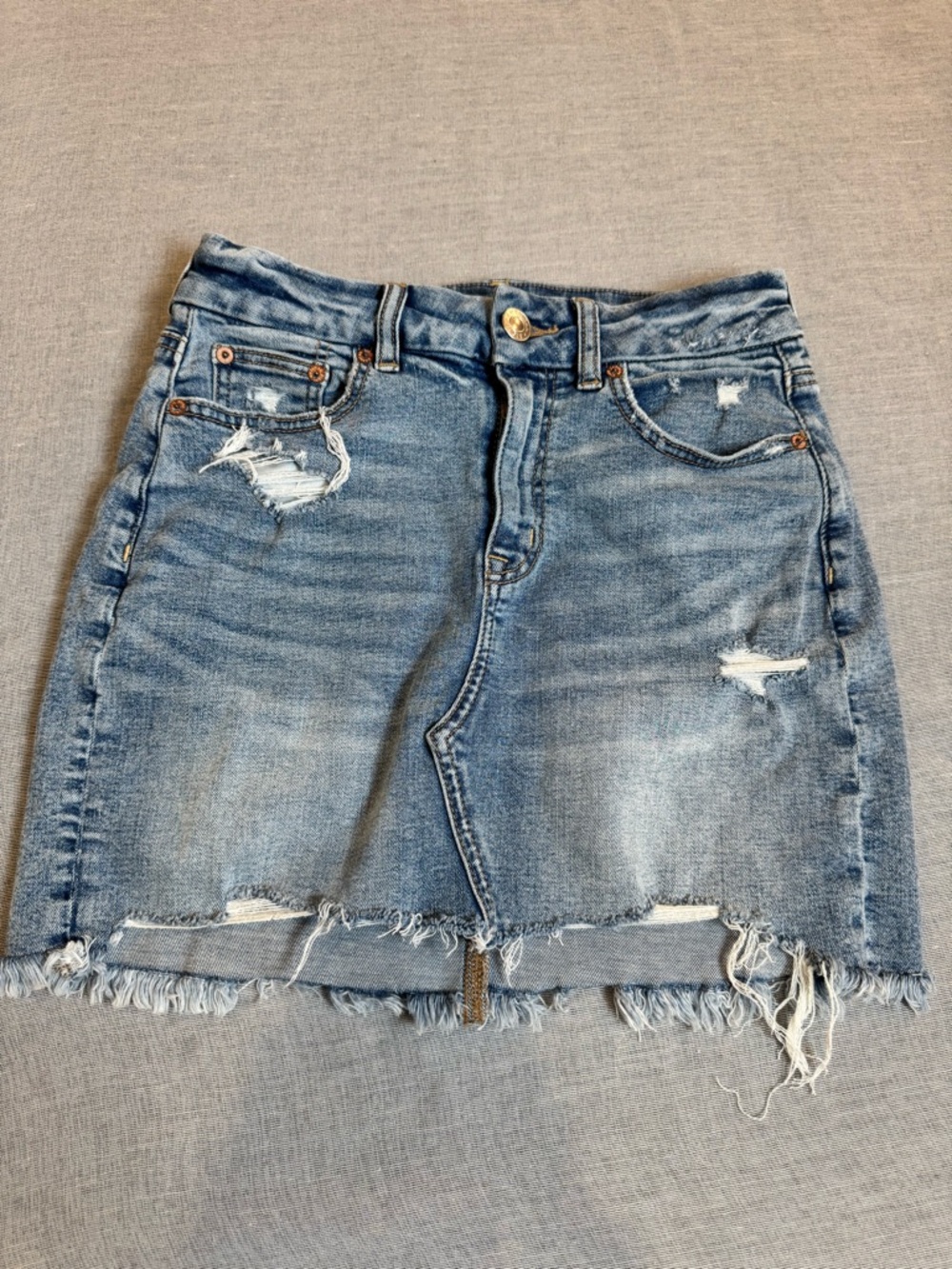 American Eagle Curvy High Rise Distressed Denim Mini Skirt Size 4